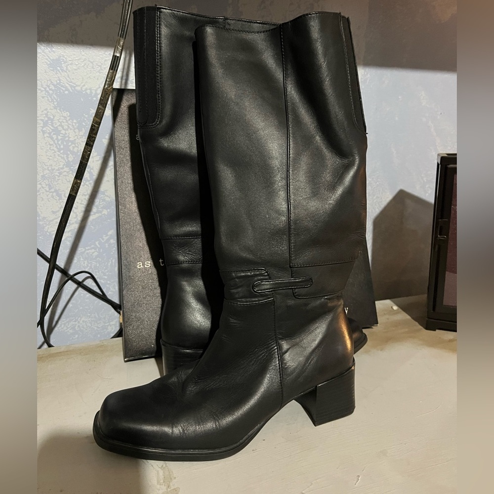 Naturalized boots